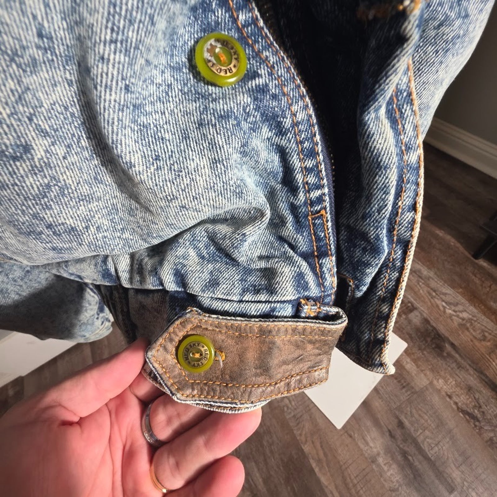 Vintage Red Sky Denim Jean Jacket Stone Wash Acid Wash Leather Accents Medium — image 4 of 8